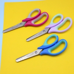 Imagen de Tijera Kuty Soft Grip 13cm Kiruki