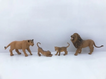 Imagen de Animal World Flia Leones Pack X4